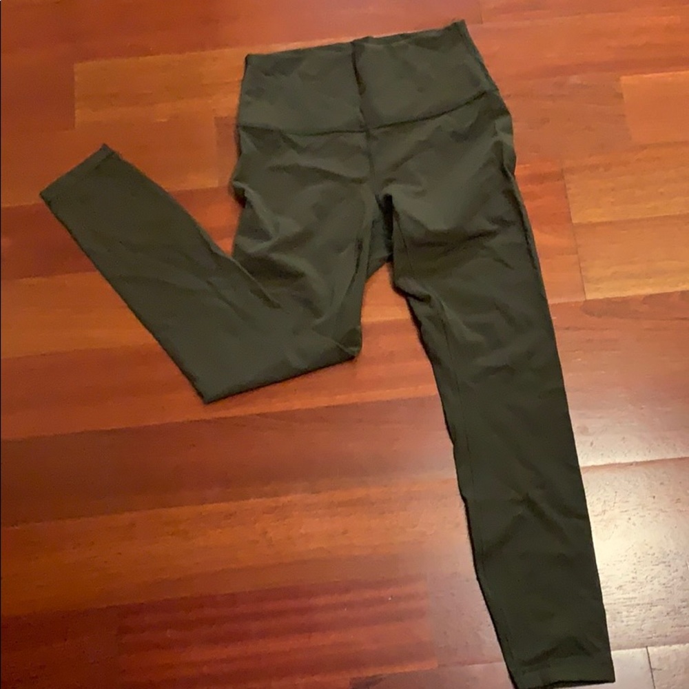 Olive Lululemon wunder under
